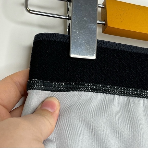 ADIDAS TechFit Workout Bike Shorts Medium Compression Spandex - Picture 5 of 7